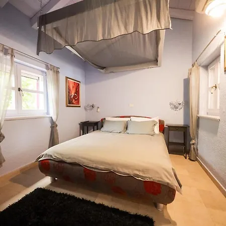 Pequena Perla Rooms *