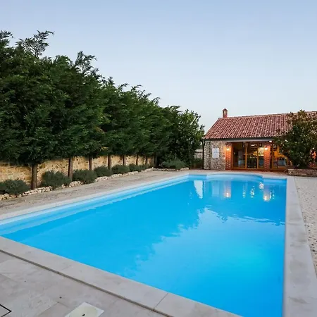Pequena Perla Rooms Πανσιόν *