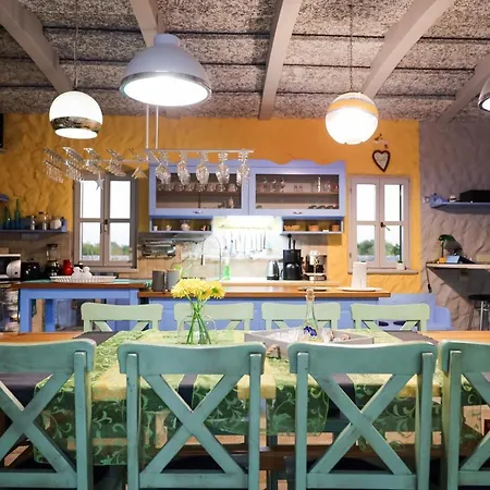 Πανσιόν Pequena Perla Rooms